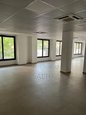 4chbre Blocs d'appartements dans Nguer, Fann-Point E-Amitié à Vendre