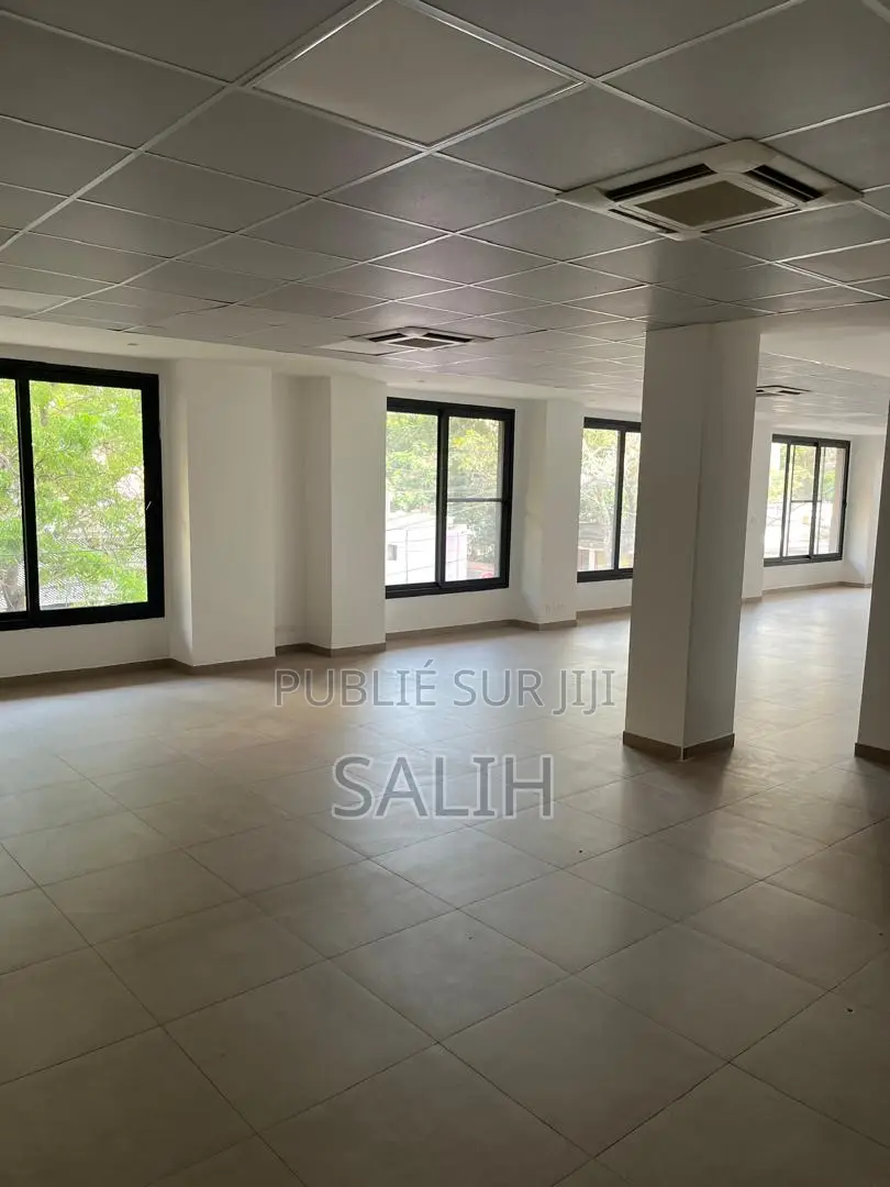 4chbre Blocs d'appartements dans Nguer, Fann-Point E-Amitié à Vendre