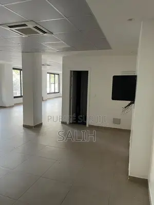 4chbre Blocs d'appartements dans Nguer, Fann-Point E-Amitié à Vendre