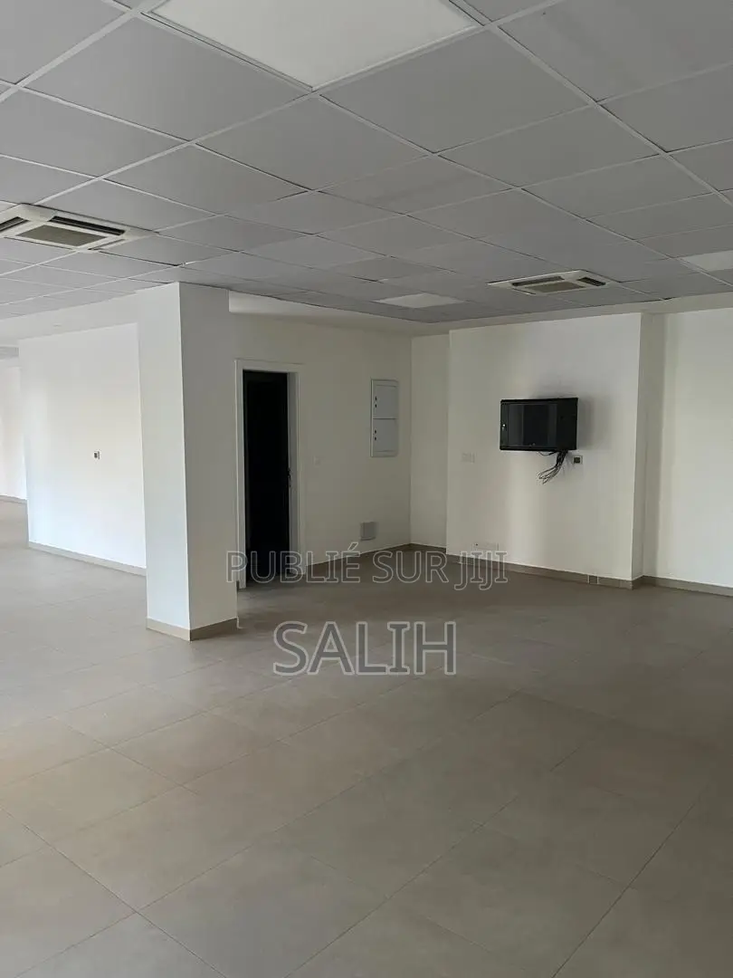 4chbre Blocs d'appartements dans Nguer, Fann-Point E-Amitié à Vendre