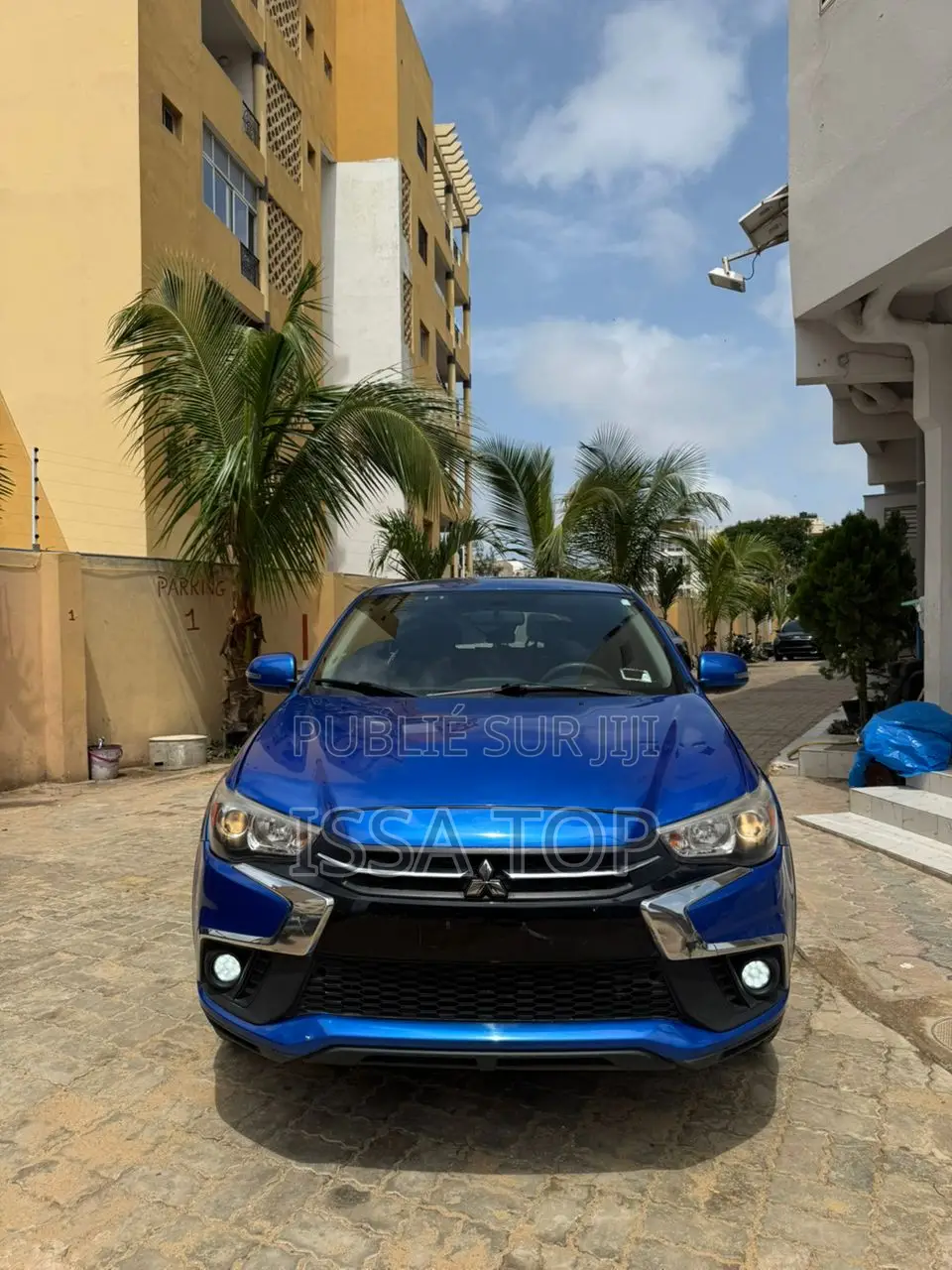Mitsubishi Outlander 2019 Blue