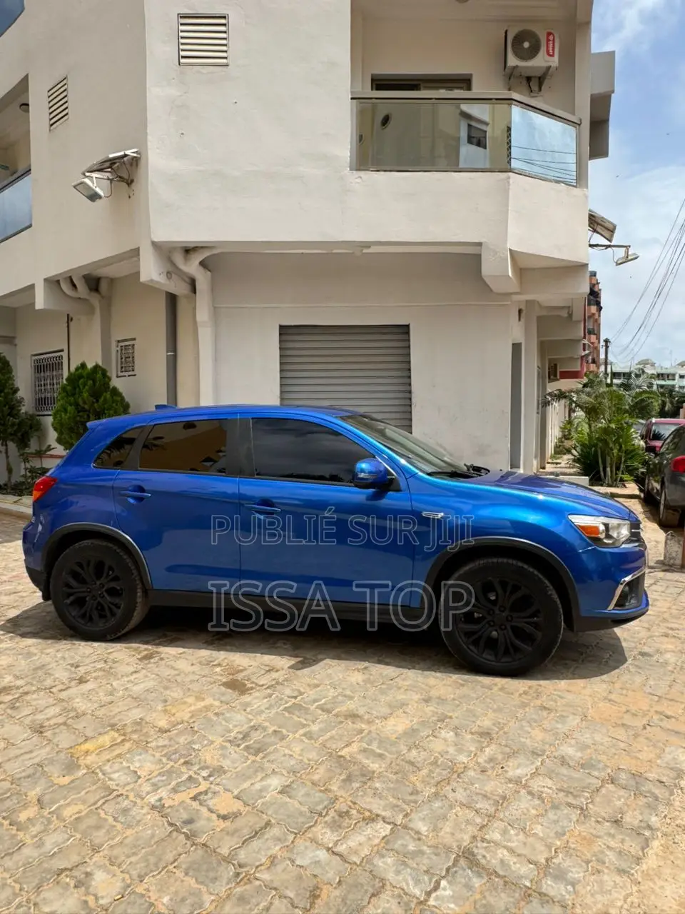 Mitsubishi Outlander 2019 Blue