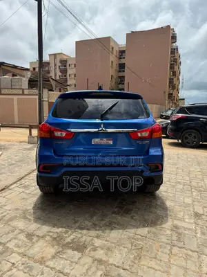 Mitsubishi Outlander 2019 Blue