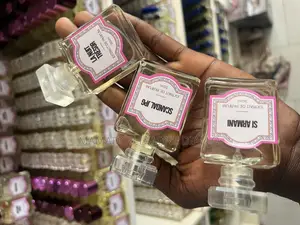 Extrait De Parfums Venant De France