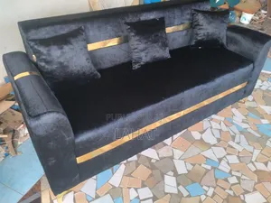 Photo - Canapé 3place Disponible