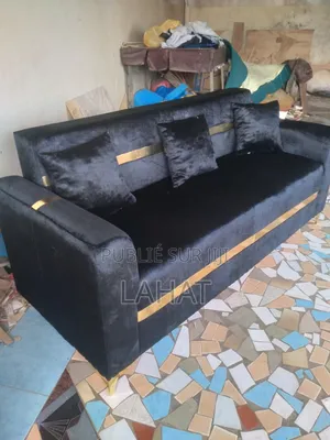 Canapé 3place Disponible