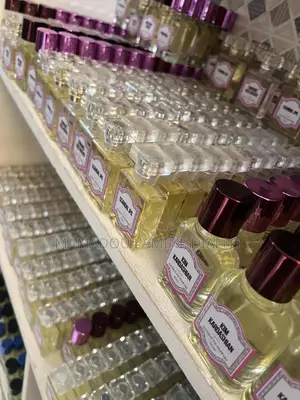 Extrait De Parfums Venant De France