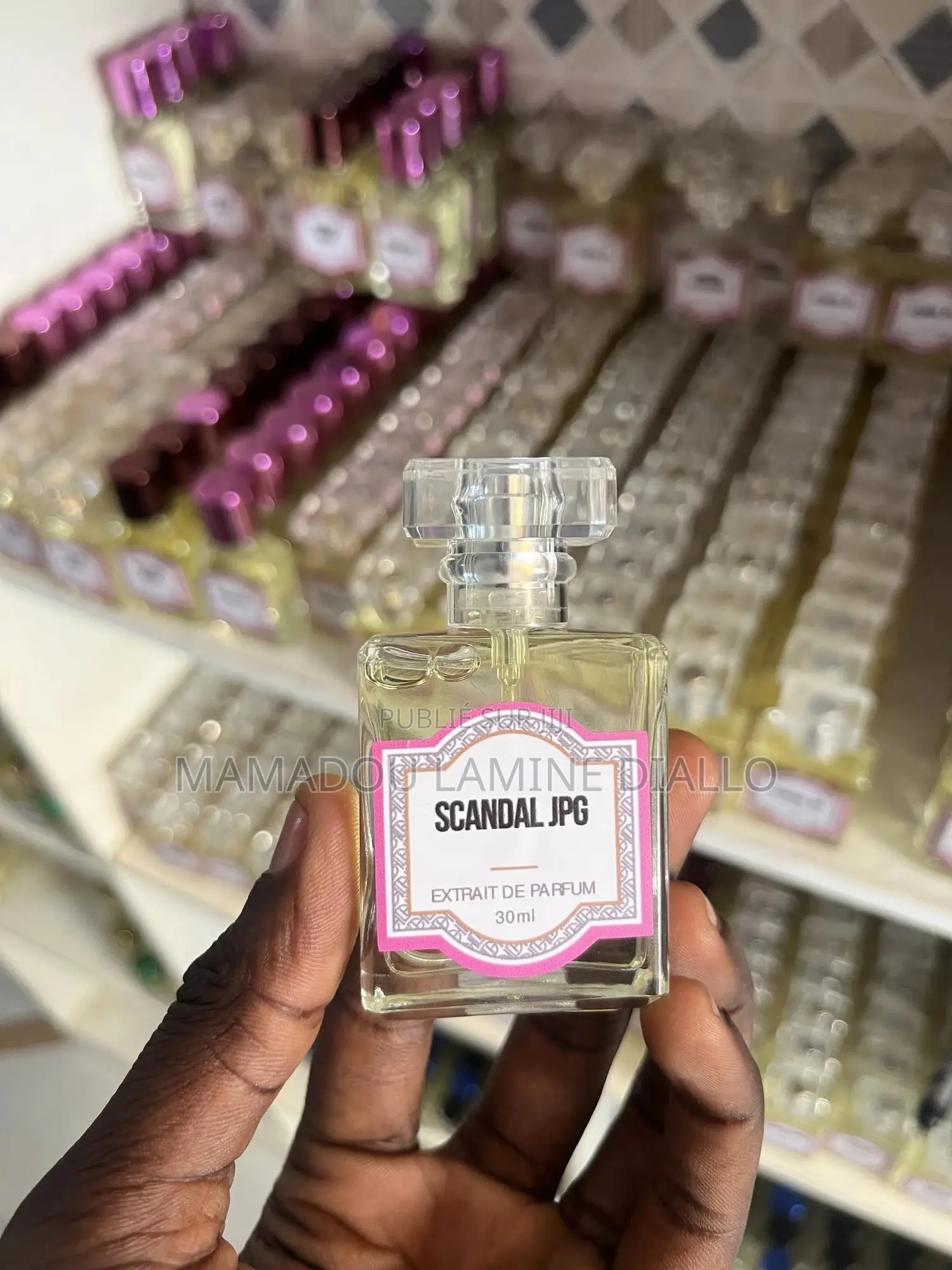 Extrait De Parfums Venant De France