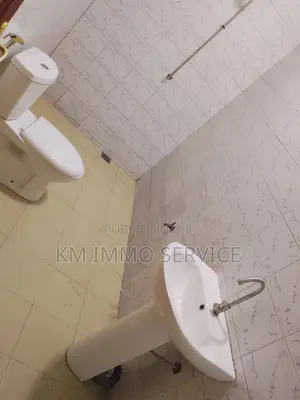 Photo - 2chbre Appartement dans F3 A Liberté 5 à Louer