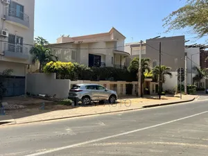 10chbre Villa dans Almadies à Vendre