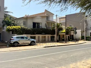 10chbre Villa dans Almadies à Vendre