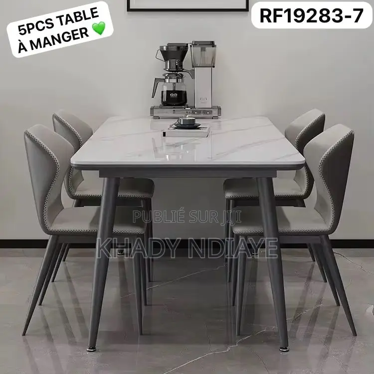 Table À Manger Avec 04 Chaises