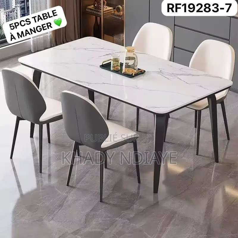 Table À Manger Avec 04 Chaises