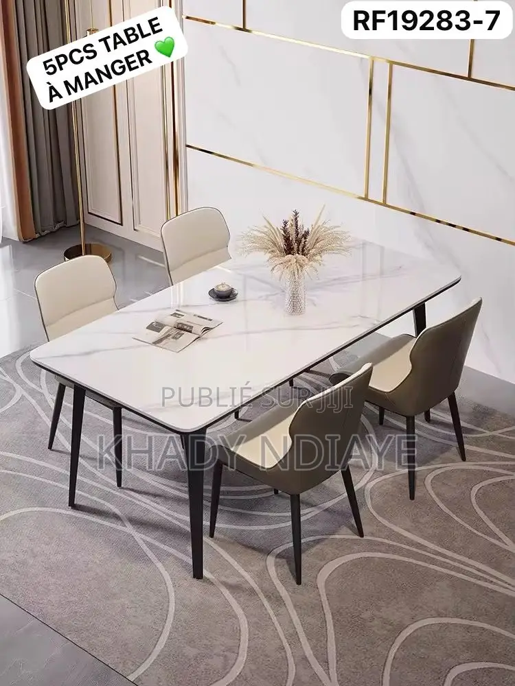 Table À Manger Avec 04 Chaises