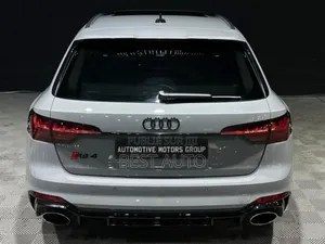 Audi RS 6 Avant 2022 Gris