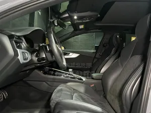 Audi RS 6 Avant 2022 Gris