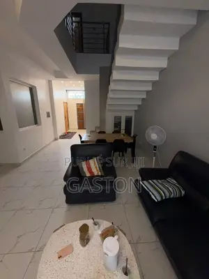 Meublé 3chbre Duplex dans Katos Immo, Thiès Nord à Louer