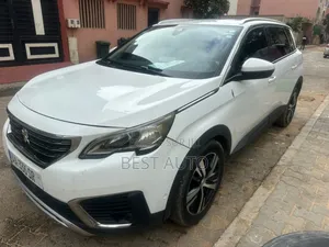 PEUGEOT 5008 2018 Blanc