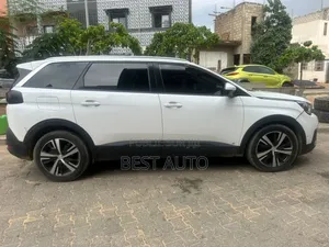 PEUGEOT 5008 2018 Blanc