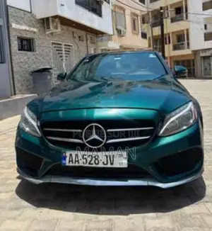 Photo - Mercedes-Benz C300 2016 Vert