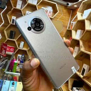 Photo - New Sharp Aquos R7 256 GB Noir