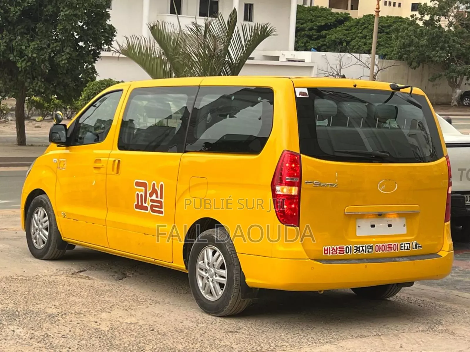 Hyundai Starex 2017 Jaune