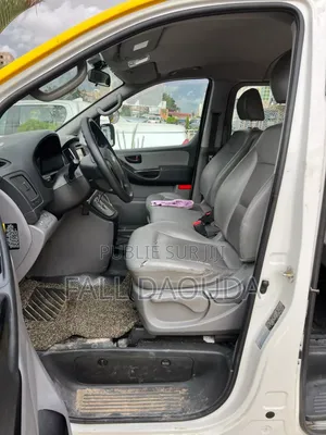 Hyundai Starex 2017 Jaune