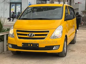 Hyundai Starex 2017 Jaune
