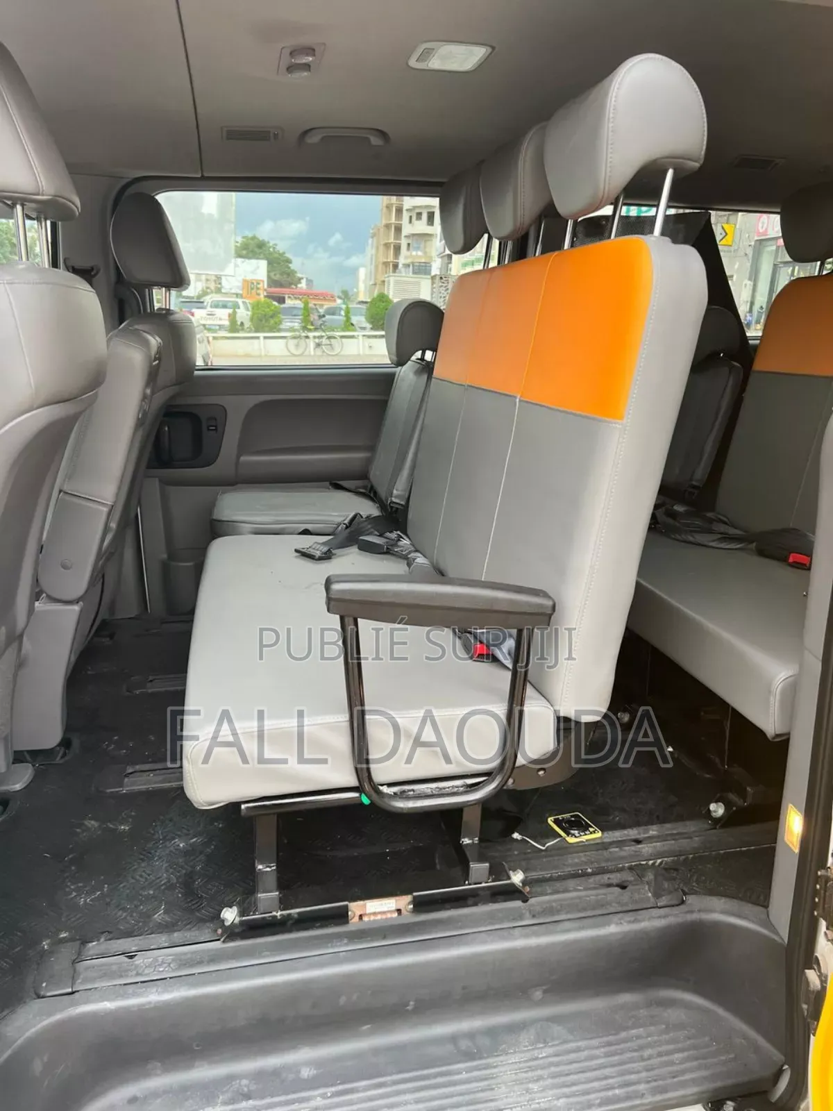 Hyundai Starex 2017 Jaune