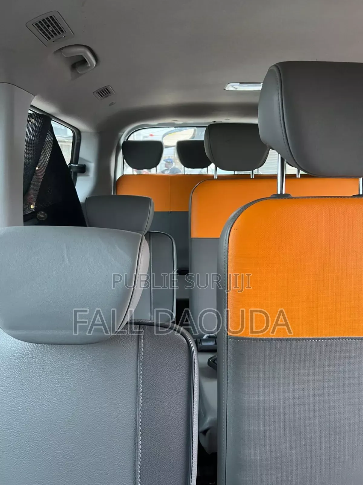 Hyundai Starex 2017 Jaune