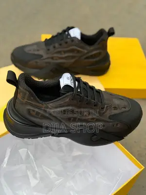 Photo - Original Fendy Roman Pointure Disponible 40;41;42;43;44;45