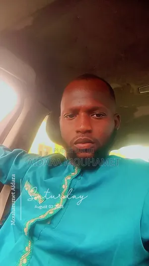 Je Suis Aller Recherche d'Une Voiture Pour Travailler Dans Yango.