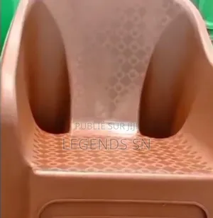 Photo - Chaise en Plastique