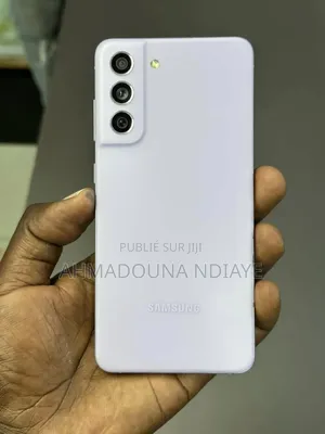 Photo - New Samsung Galaxy S21 FE 5G 128 GB Blanc