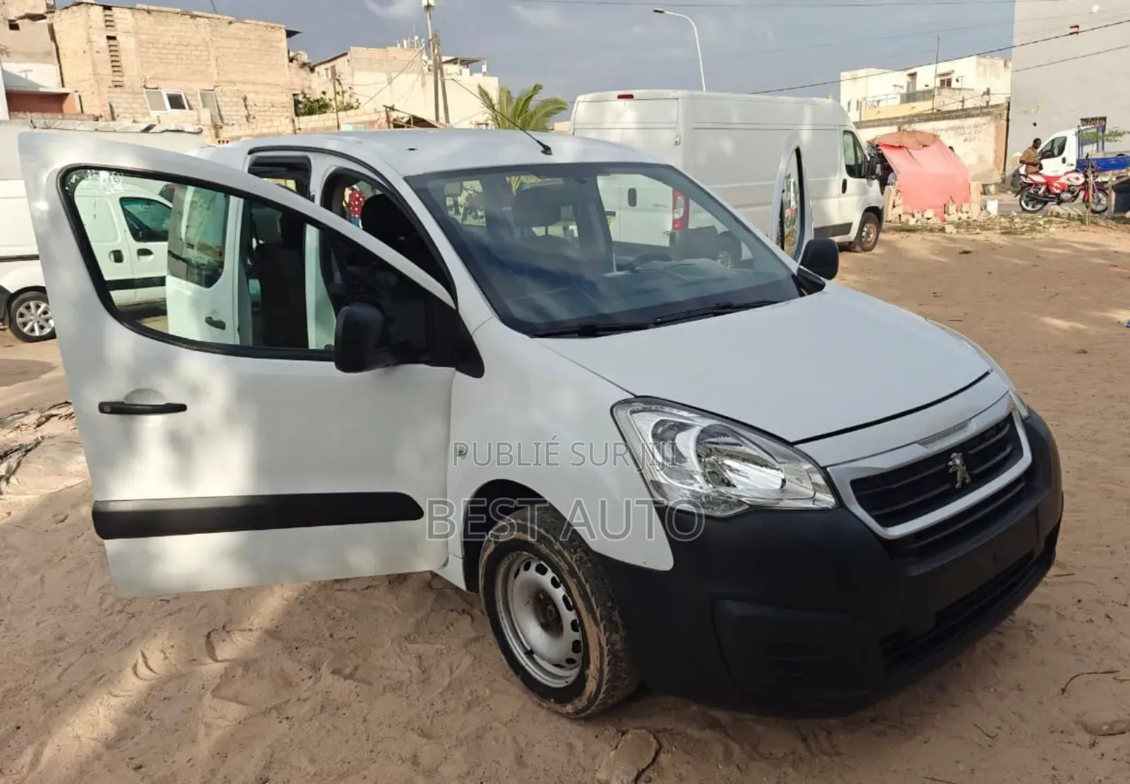PEUGEOT Partenaire 2018 Blanc