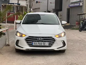 Photo - Hyundai Elantra 2017 Blanc