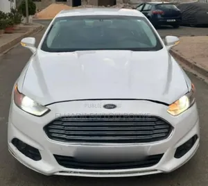 Photo - Ford Fusion 2016 Blanc