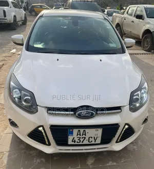 Photo - Ford Focus 2012 Blanc