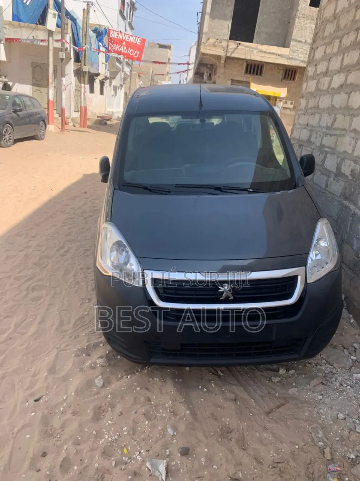 PEUGEOT Partenaire 2017 Noir