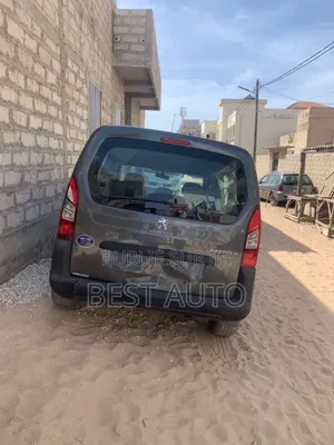 PEUGEOT Partenaire 2017 Noir