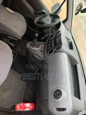 PEUGEOT Partenaire 2017 Noir