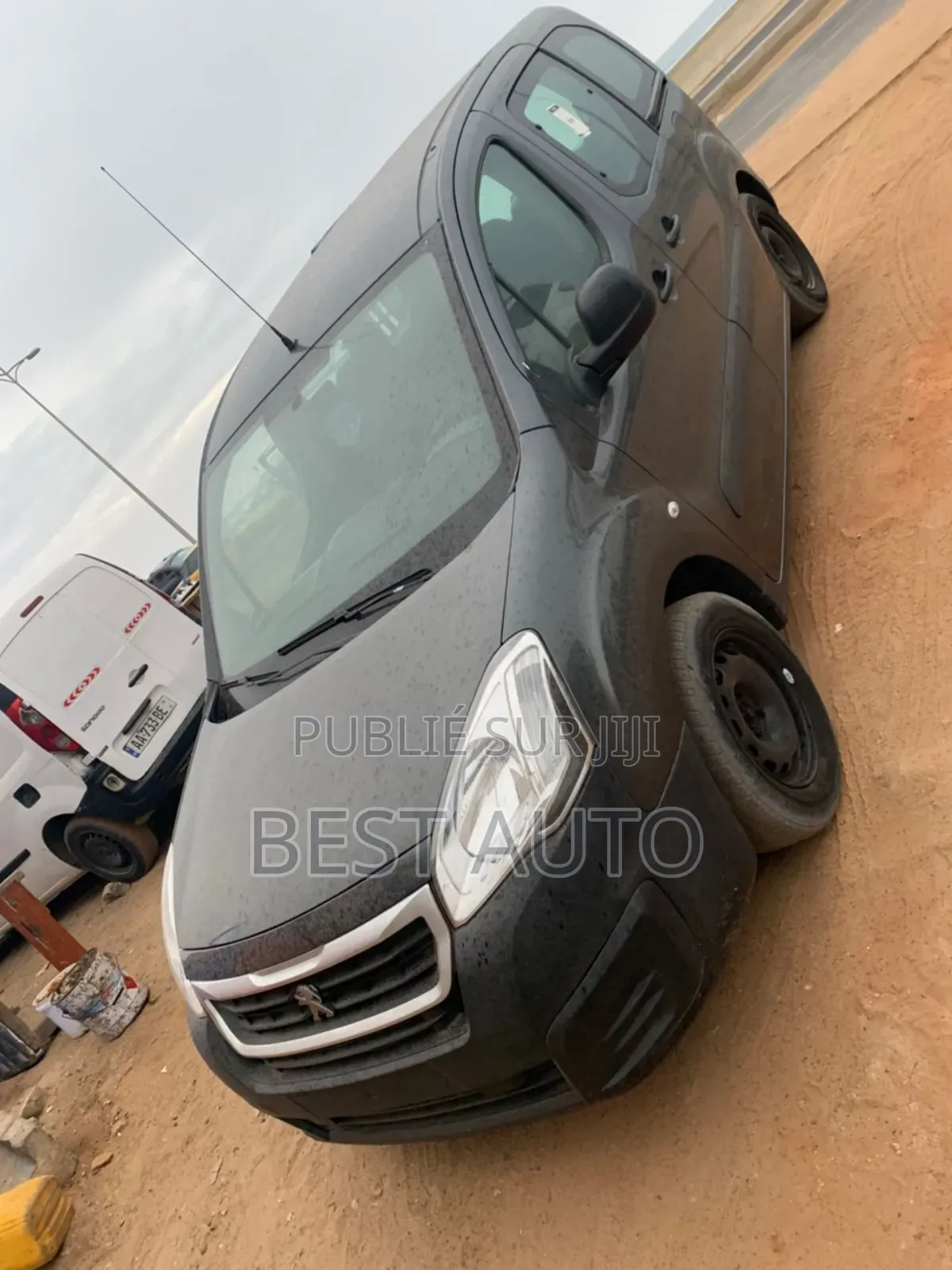 PEUGEOT Partenaire 2017 Noir