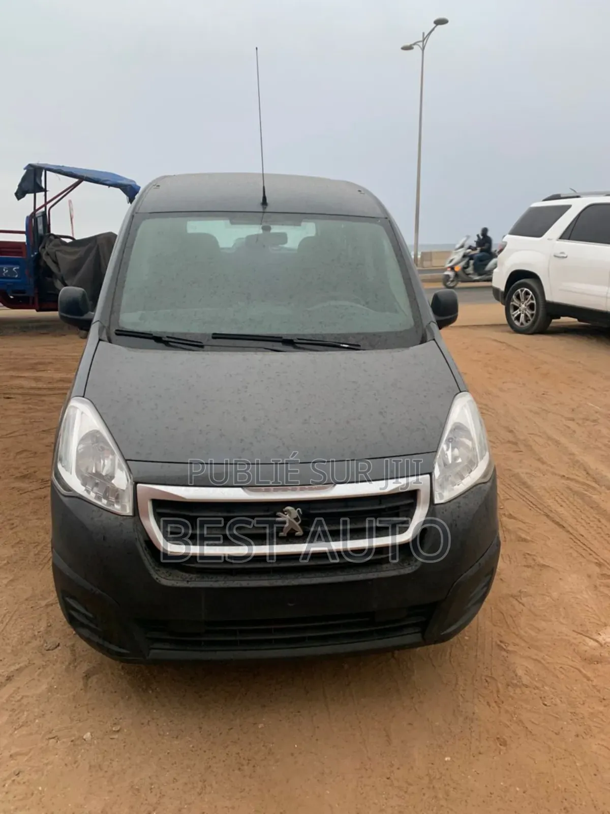 PEUGEOT Partenaire 2017 Noir