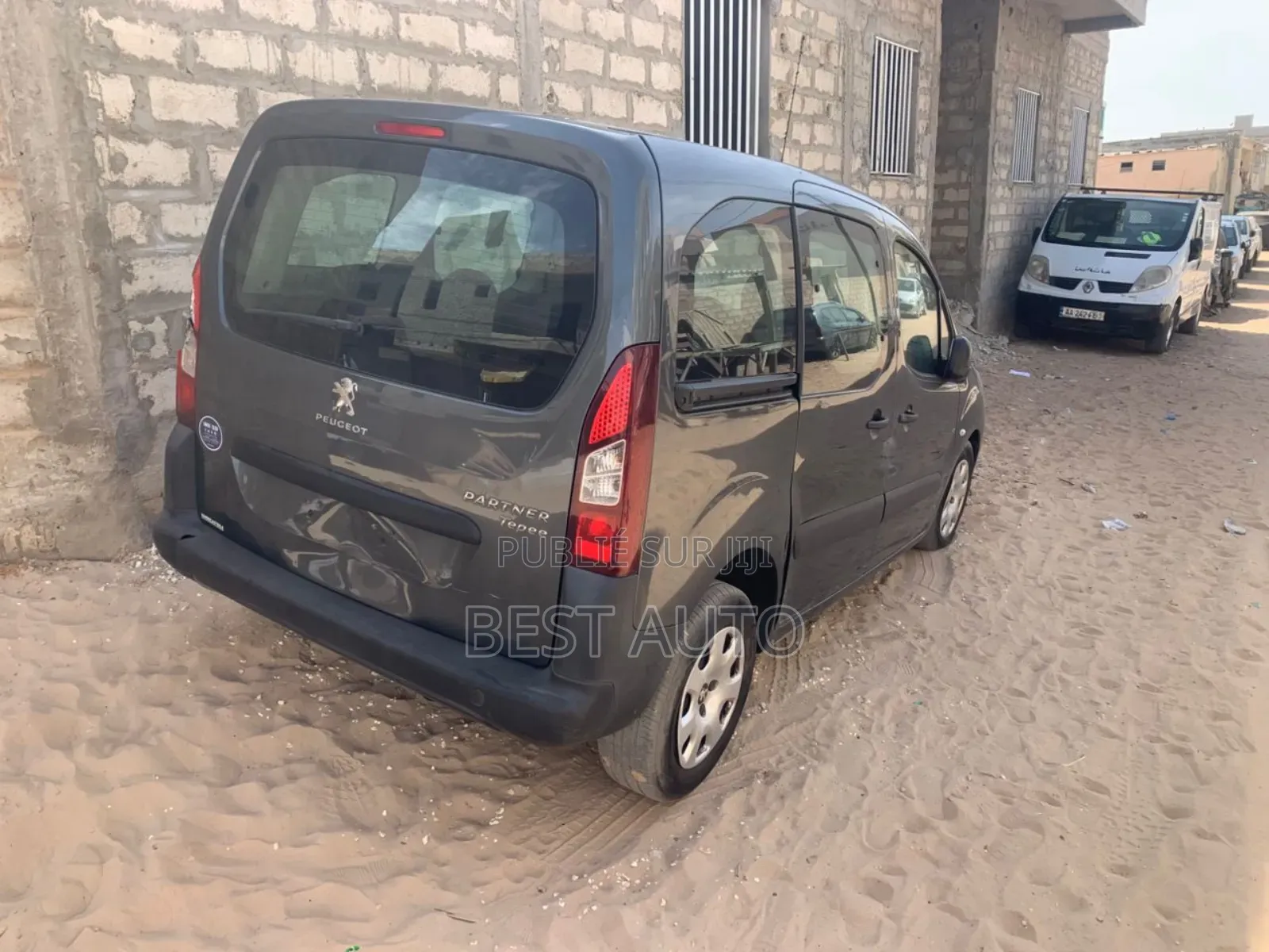 PEUGEOT Partenaire 2017 Noir