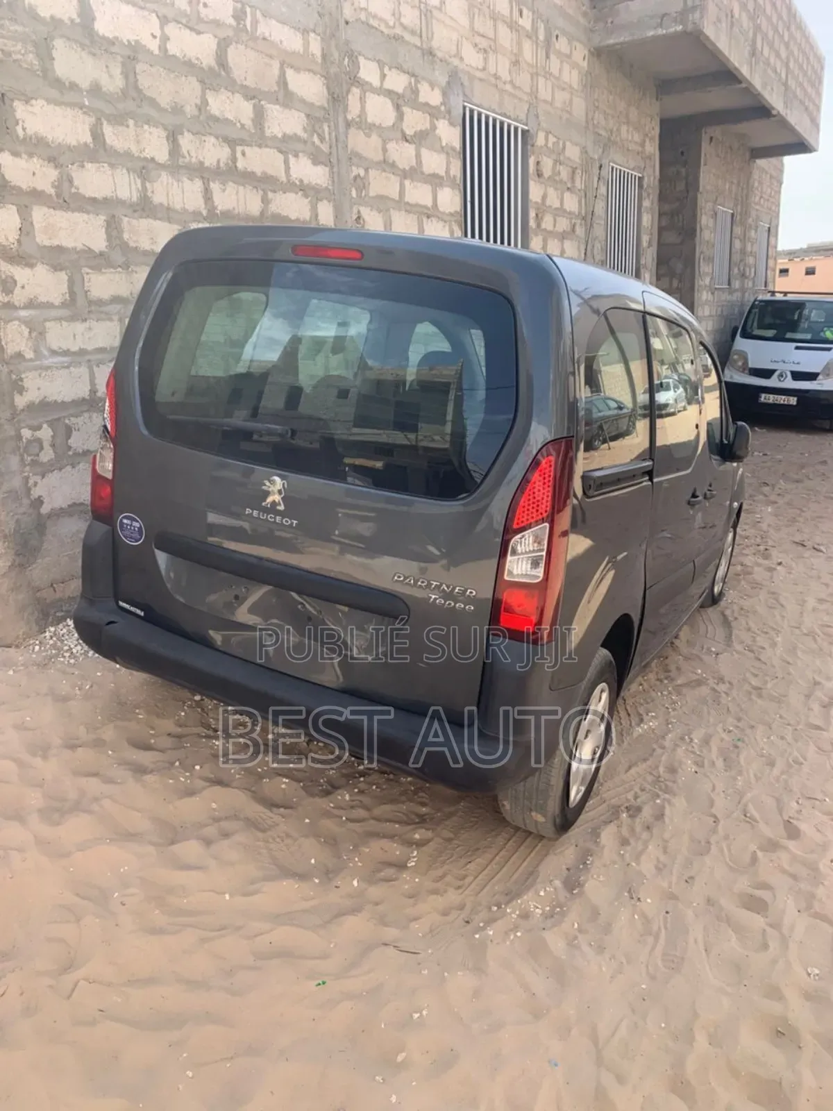 PEUGEOT Partenaire 2017 Noir