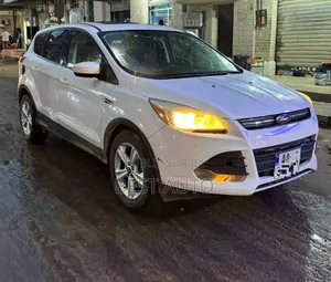 Photo - Ford Escape 2015 Blanc