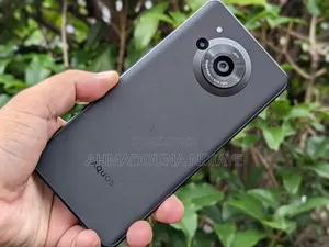 Photo - New Sharp Aquos R7 256 GB Noir