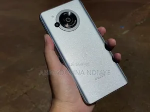 New Sharp Aquos R7 256 GB Noir