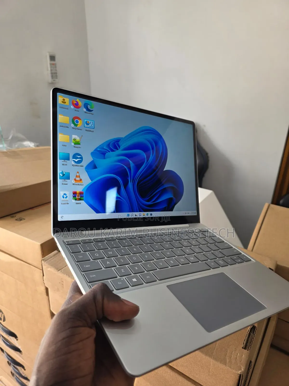 New Microsoft Surface Laptop Go 16GB Intel Core I5 SSD 256GB