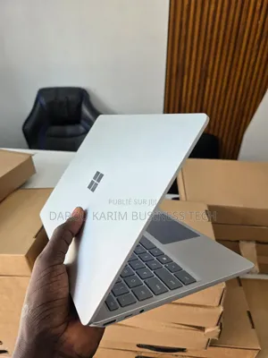 New Microsoft Surface Laptop Go 16GB Intel Core I5 SSD 256GB